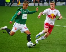 亚博-足球场地太硬