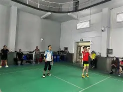 两个队伍比赛中间用什么符号