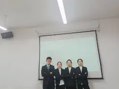 两个队伍比赛中间用什么符号